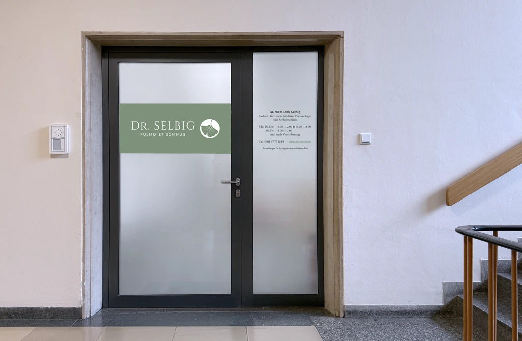 Praxis-Eingang - Praxis f&uuml;r Lungenheilkunde Dr. Selbig &ndash; Lungenarzt Ansbach